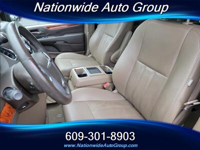 2012 Chrysler Town & Country Touring-L   - Photo 12 - East Windsor, NJ 08520