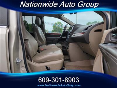 2012 Chrysler Town & Country Touring-L   - Photo 28 - East Windsor, NJ 08520