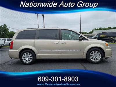 2012 Chrysler Town & Country Touring-L   - Photo 8 - East Windsor, NJ 08520