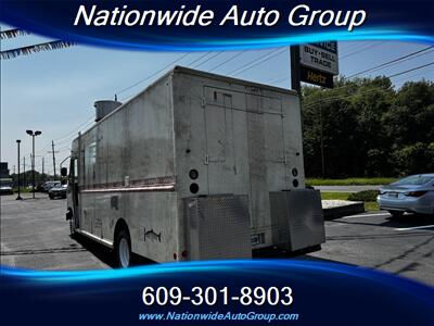 2015 Ford E-Series Chassis  Custom Food Truck - Photo 5 - East Windsor, NJ 08520