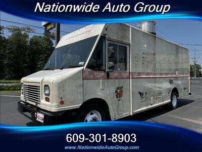 2015 Ford E-Series Chassis  Custom Food Truck - Photo 3 - East Windsor, NJ 08520