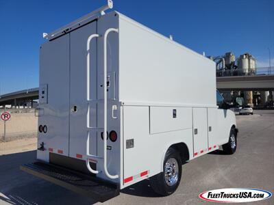 2016 Chevrolet Express / GMC Savana 3500  Cube Van / Box Truck - Photo 2 - Las Vegas, NV 89103