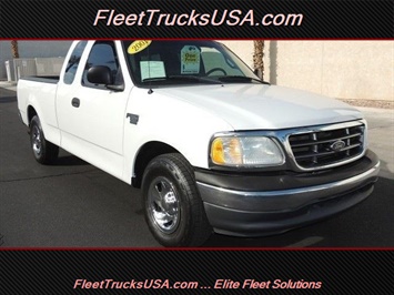 2001 Ford F-150 XL, Work Truck, F150, 8 Foot Long Bed, Long Bed   - Photo 1 - Las Vegas, NV 89103