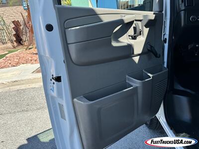 2014 Chevrolet Express 3500 Cutaway w/ 14' Box, Rear Lift  and Side Roll up Door - Photo 18 - Las Vegas, NV 89103