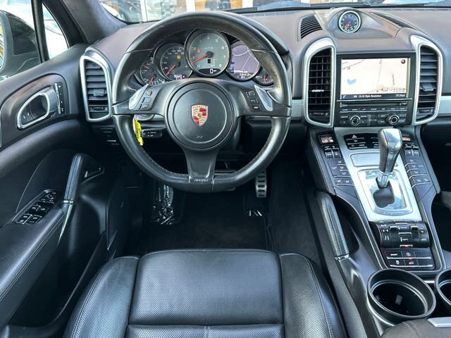 2013 Porsche Cayenne GTS photo