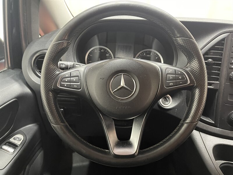 2020 Mercedes-Benz Metris Passenger photo