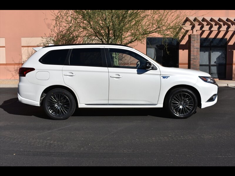 2021 Mitsubishi Outlander PHEV GT   - Photo 1 - Mesa, AZ 85201