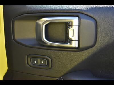 2023 Jeep Wrangler Sahara   - Photo 40 - Mesa, AZ 85201