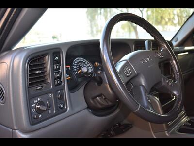 2005 GMC Sierra 3500 SLT 4dr Crew Cab SLT   - Photo 11 - Mesa, AZ 85201