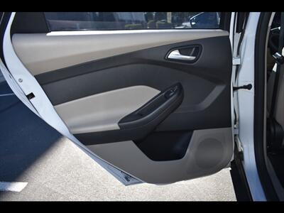 2018 Ford Focus SE   - Photo 21 - Mesa, AZ 85201