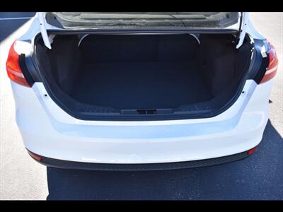 2018 Ford Focus SE   - Photo 22 - Mesa, AZ 85201