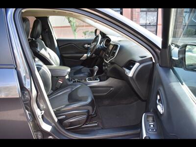 2018 Jeep Cherokee Latitude Plus   - Photo 32 - Mesa, AZ 85201