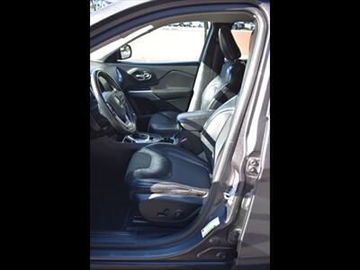 2018 Jeep Cherokee Latitude Plus   - Photo 16 - Mesa, AZ 85201