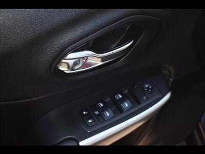 2018 Jeep Cherokee Latitude Plus   - Photo 19 - Mesa, AZ 85201