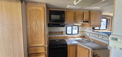 2005 RV Eagle Pickup camper   - Photo 10 - Helena, MT 59601