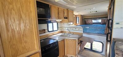 2005 RV Eagle Pickup camper   - Photo 15 - Helena, MT 59601