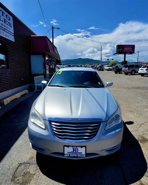 2012 Chrysler 200 LX photo