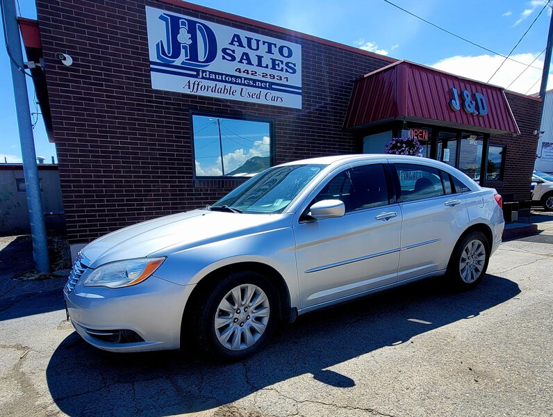 2012 Chrysler 200 LX photo