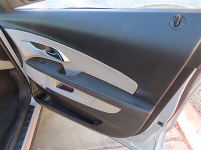 2011 Chevrolet Equinox LTZ   - Photo 30 - Palm Desert, CA 92211