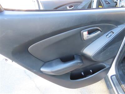 2010 Hyundai TUCSON GLS   - Photo 19 - Palm Desert, CA 92211