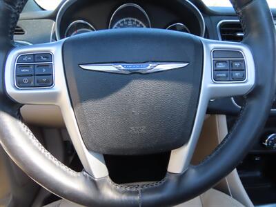 2011 Chrysler 200 Limited   - Photo 14 - Palm Desert, CA 92211