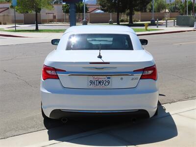 2011 Chrysler 200 Limited   - Photo 5 - Palm Desert, CA 92211