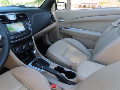 2011 Chrysler 200 Limited   - Photo 20 - Palm Desert, CA 92211