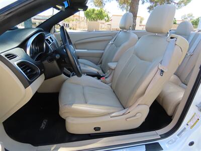 2011 Chrysler 200 Limited   - Photo 11 - Palm Desert, CA 92211