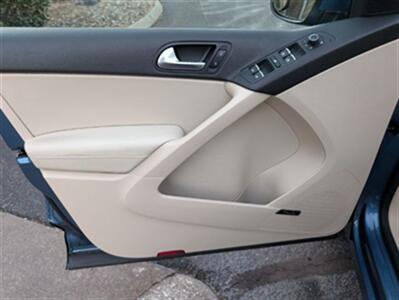 2017 Volkswagen Tiguan 2.0T SEL - Photo 7 - Knoxville, TN 37919