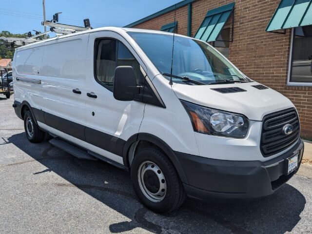 The 2017 Ford TRANSIT 250 photos