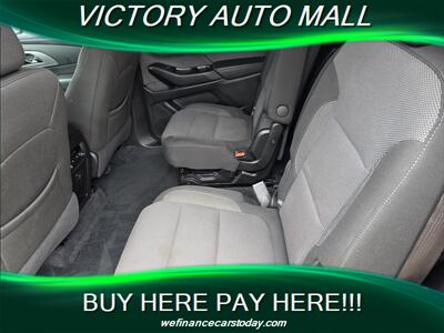 2023 Chevrolet Traverse LT Cloth   - Photo 4 - Toledo, OH 43612
