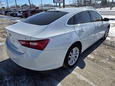 2017 Chevrolet Malibu LT   - Photo 2 - Toledo, OH 43612