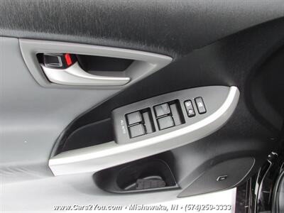 2015 Toyota Prius Five   - Photo 8 - Mishawaka, IN 46545