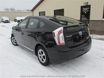 2015 Toyota Prius Five   - Photo 4 - Mishawaka, IN 46545