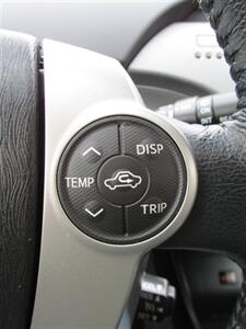 2015 Toyota Prius Five   - Photo 25 - Mishawaka, IN 46545
