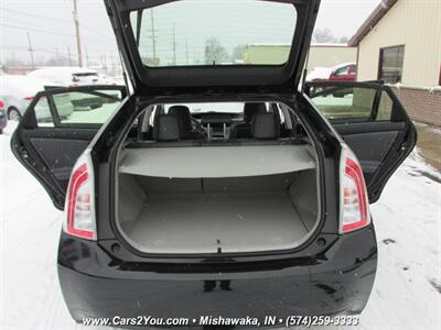 2015 Toyota Prius Five   - Photo 14 - Mishawaka, IN 46545