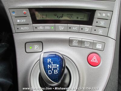 2015 Toyota Prius Five   - Photo 32 - Mishawaka, IN 46545