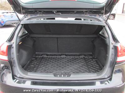 2015 Kia Forte5 EX   - Photo 12 - Mishawaka, IN 46545