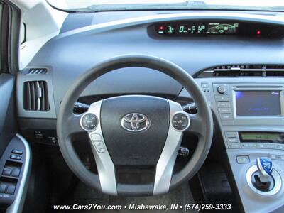 2015 Toyota Prius Hybrid Electric   - Photo 15 - Mishawaka, IN 46545