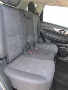 2016 Nissan Rogue SV AWD   - Photo 18 - Mishawaka, IN 46545