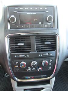 2015 Dodge Grand Caravan SE Plus   - Photo 12 - Mishawaka, IN 46545