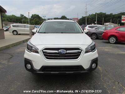 2019 Subaru Outback 2.5i Premium AWD   - Photo 2 - Mishawaka, IN 46545