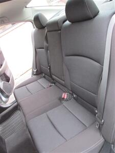 2017 Subaru Legacy 2.5i AWD   - Photo 11 - Mishawaka, IN 46545