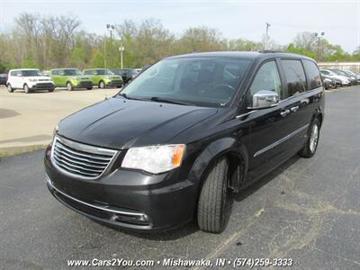 2015 Chrysler Town & Country Touring-L   - Photo 2 - Mishawaka, IN 46545