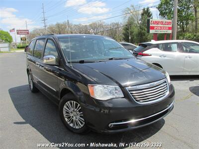 2015 Chrysler Town & Country Touring-L   - Photo 6 - Mishawaka, IN 46545