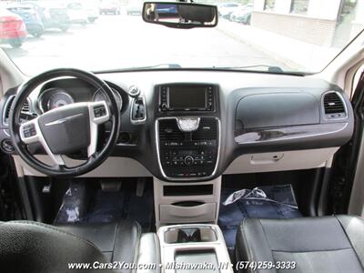 2015 Chrysler Town & Country Touring-L   - Photo 22 - Mishawaka, IN 46545