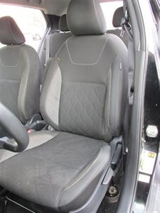 2020 Nissan Kicks S   - Photo 11 - Mishawaka, IN 46545