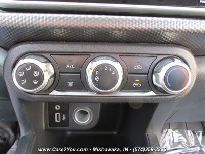 2020 Nissan Kicks S   - Photo 25 - Mishawaka, IN 46545