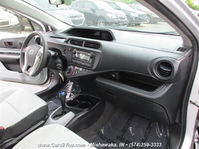 2012 Toyota Prius c Hybrid Electric   - Photo 16 - Mishawaka, IN 46545