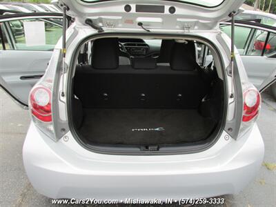 2012 Toyota Prius c Hybrid Electric   - Photo 12 - Mishawaka, IN 46545